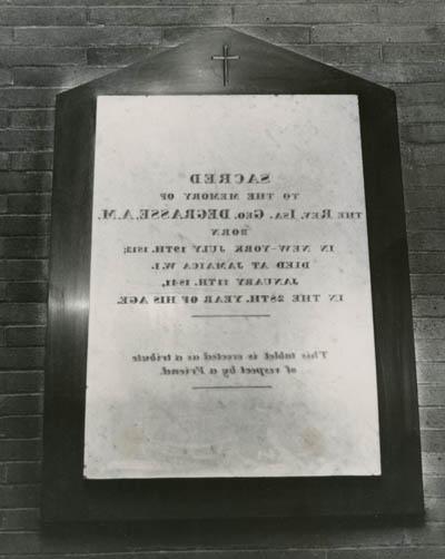 圣公会前厅碑. 菲利普圣公会教堂纪念以赛亚·乔治·德格拉斯照片
